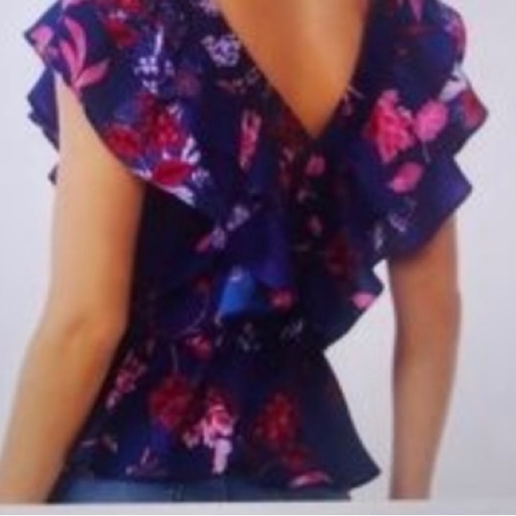 Sofia Vergara Floral top w Ruffled - Picture 5 of 5